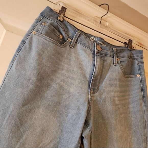 No Boundaries light wash boot cut jeans 13 - Picture 2 of 4